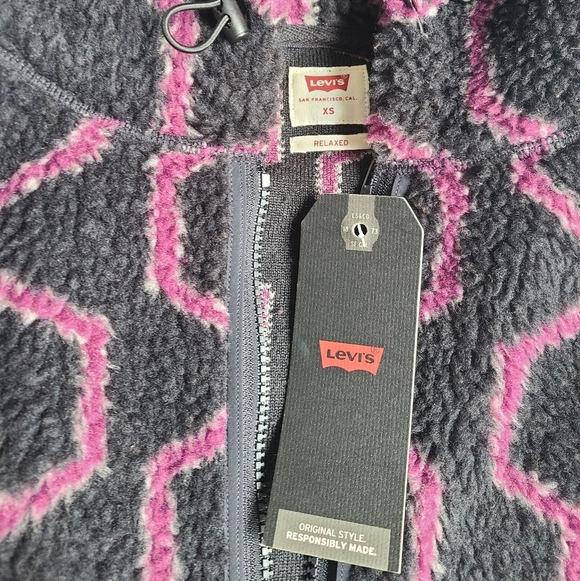 NWT Levis Fleece Quarter Zip Pullover - Picture 2 of 6